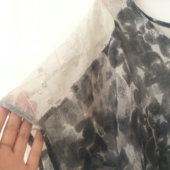 UO Staring at Stars grey floral lace top L - Picture 7 of 8